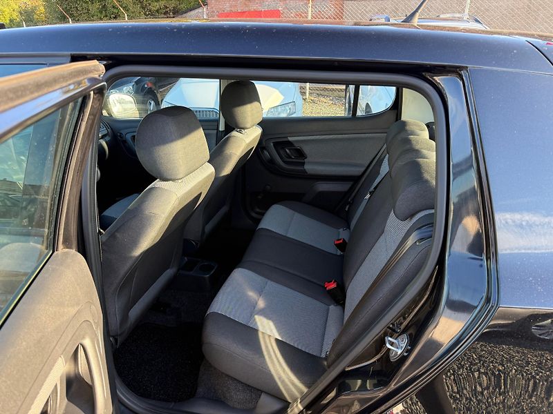 Škoda Fabia 1.2i KLIMA - fotka 9 z 13