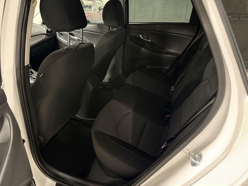 Hyundai i30 (2021) 1.0 T-GDI Comfort automat - fotka 15 z 20