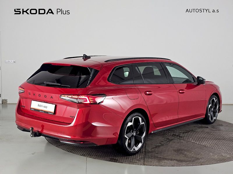 Škoda Superb (2025) Combi 2.0TSI 195kW 4X4 SPORTLI - fotka 2 z 35