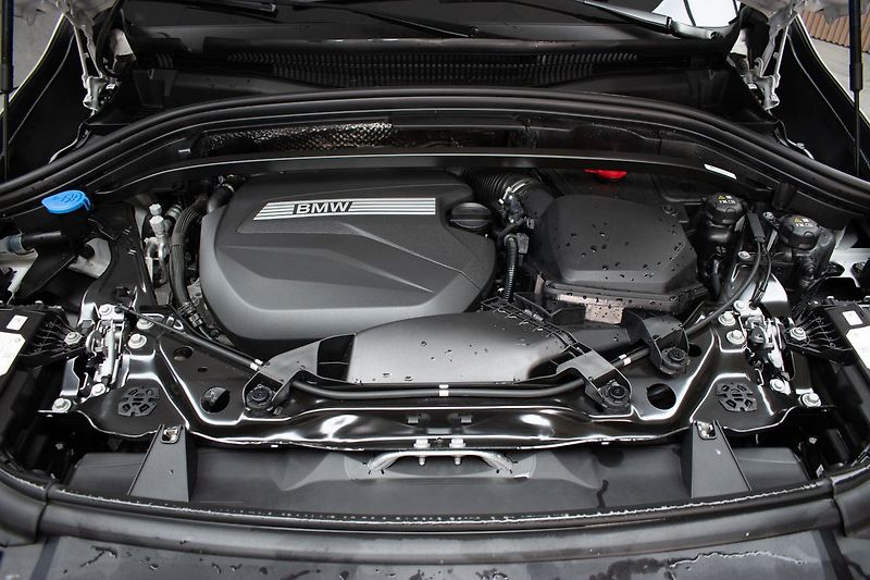 BMW X1 xDrive23d TAŽNÉ*2xKOLA*DPH*ČR* - fotka 40 z 46