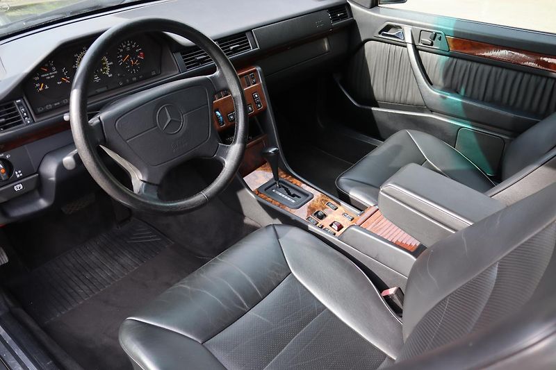 Mercedes-Benz 124 E320 CABRIO 162kW - fotka 21 z 50