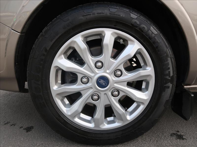 Ford Tourneo Custom 2,0 EcoBlue,96kW,8míst,automat - fotka 28 z 29