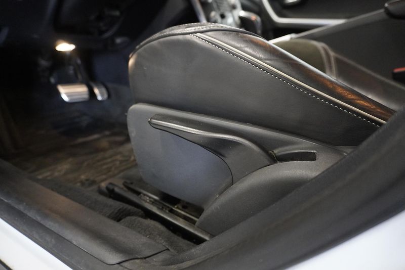 Volvo V60  2,0 T4 R-DESIGN AUTOMAT - fotka 13 z 33