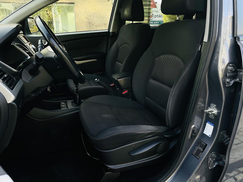 SsangYong Korando 2.0i MAN 1.MAJ SERVISKA TAŽNÉ - fotka 27 z 41