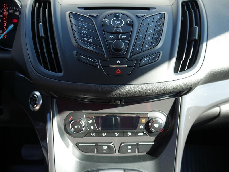 Ford Kuga (2015) 2.0 TDCi 4x4, ČR, AT, park - fotka 14 z 15