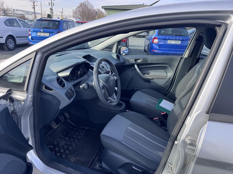Ford Fiesta 1.25i, 44 kW, 1.Majitel,ČR - fotka 8 z 17