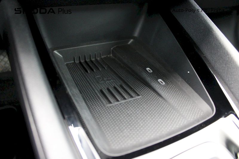 Škoda Octavia (2024) Combi Top Selection 1.5 TSI 11 - fotka 14 z 25