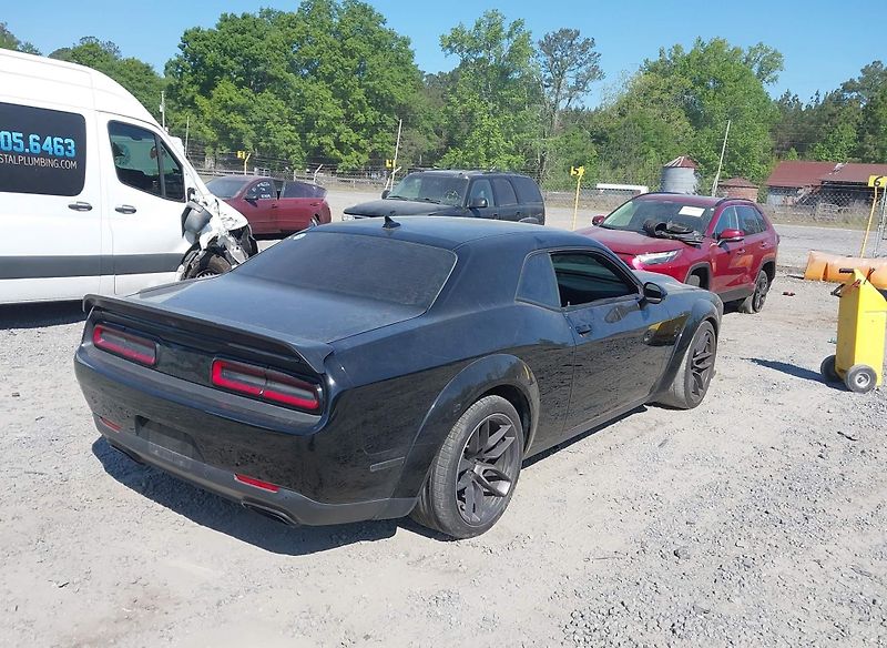 Dodge Challenger (2018) Auto na cestě - fotka 4 z 14