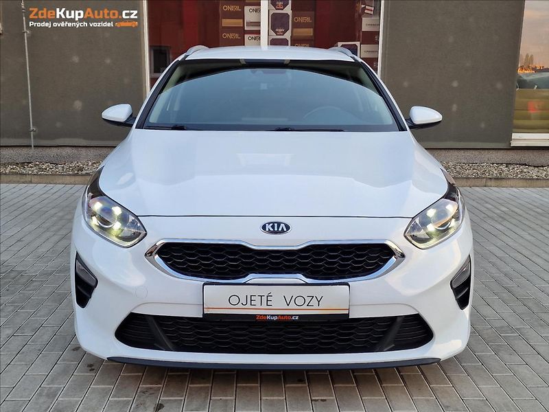Kia Ceed 1.6CRDi 100kW Fresh SW,1.Maj. - fotka 4 z 47