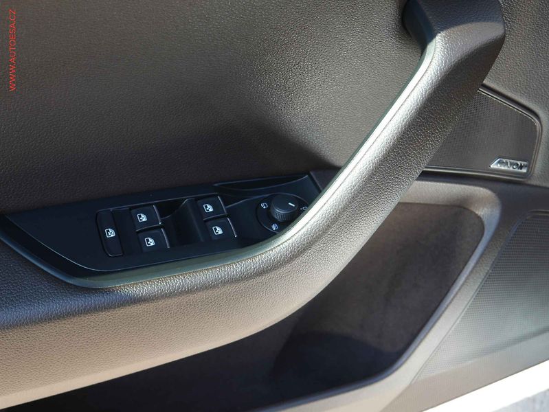 Škoda Superb (2016) 2.0TDi, ČR, DSG, bixen - fotka 11 z 28