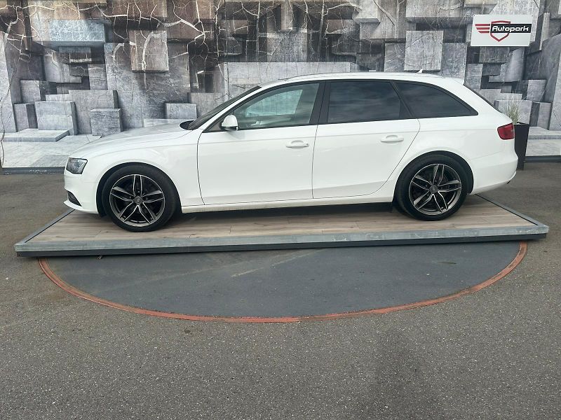 Audi A4 (2012) 2.0TDi,105KW,VYHŘ.SED.,TEMP. - fotka 4 z 27