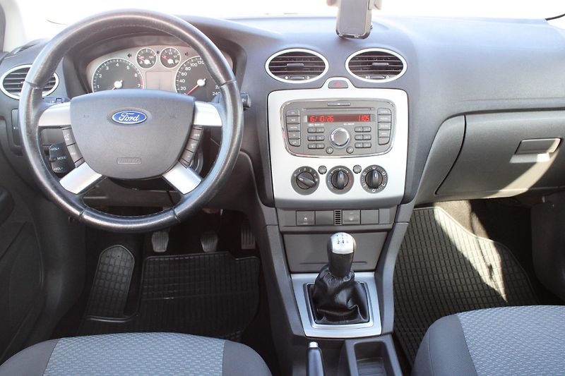 Ford Focus (2007) 1,6i KLIMA EL.OKNA TEMPOMAT  - fotka 13 z 20