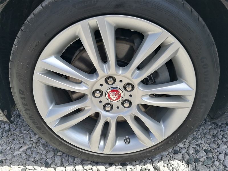 Jaguar XE 2,0 T 52000 km - fotka 21 z 23