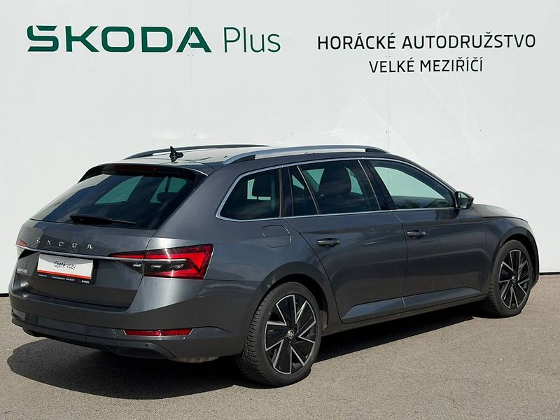 Škoda Superb combi Style Plus 2,0 TSI 140 k - fotka 2 z 32
