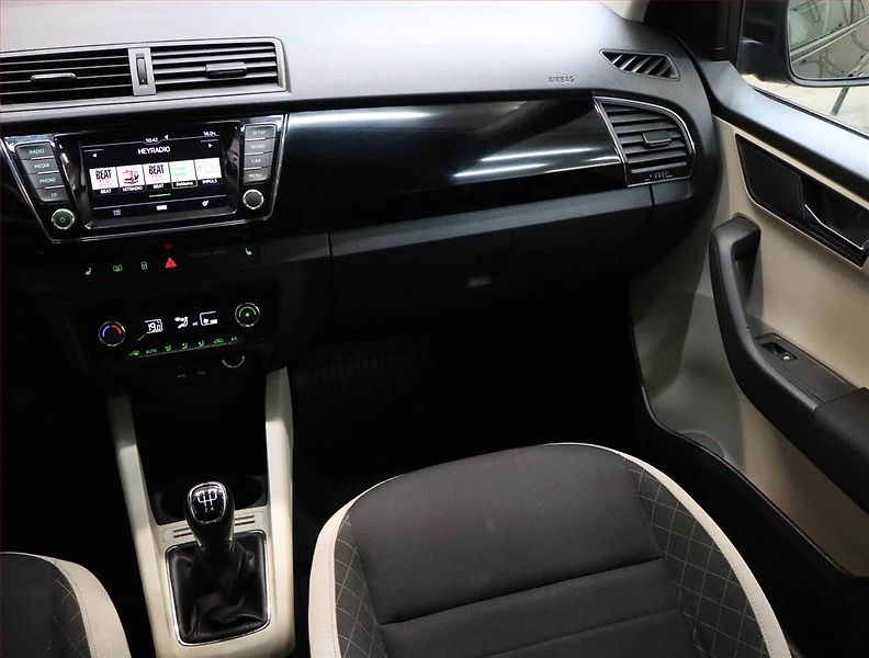 Škoda Fabia (2017) 1.2 TSI, Tempomat - fotka 8 z 23