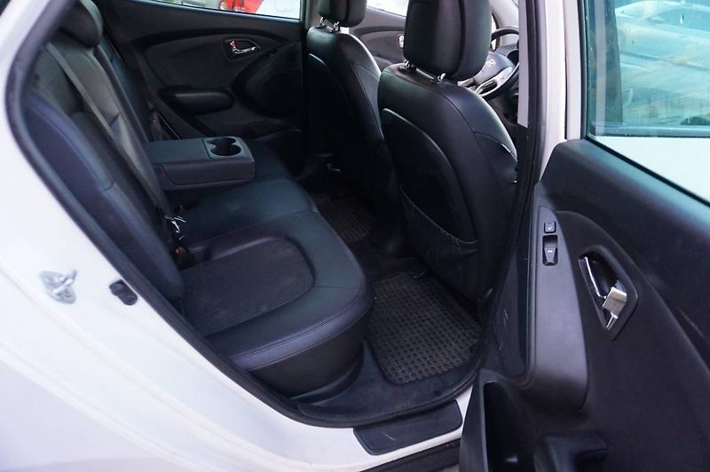 Hyundai ix35 (2013) IX 35 2,0 4WD - fotka 22 z 27