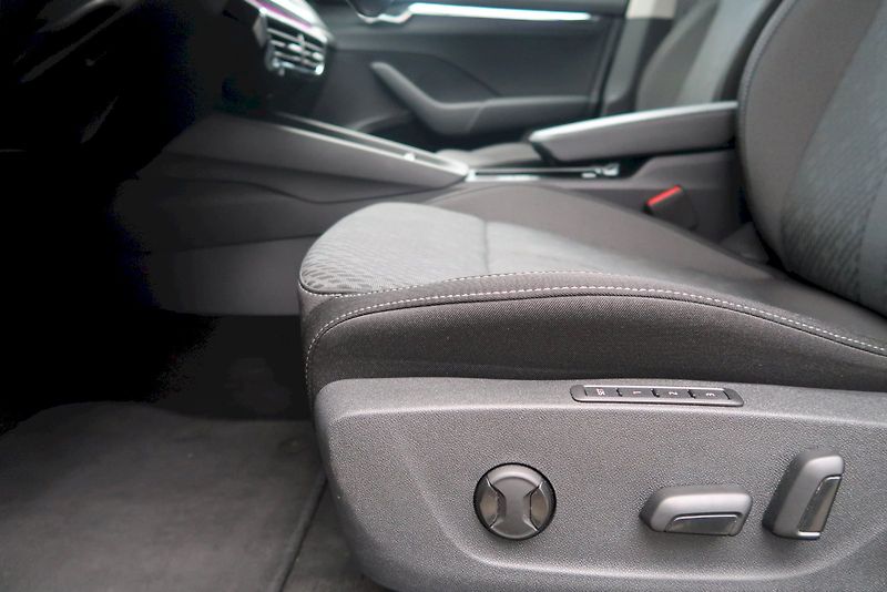 Škoda Octavia (2022) Combi Style Exclusive 2,0 TDi/ - fotka 21 z 35