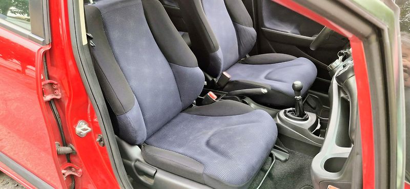 Honda Jazz 1.2 VTEC 66 kw - fotka 19 z 42