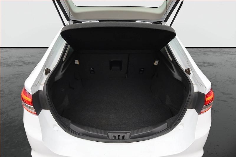 Ford Mondeo (2019) 2.0 EcoBlue, Automat, Navi - fotka 14 z 21