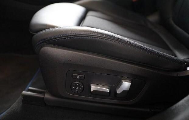 BMW X4 - fotka 18 z 23