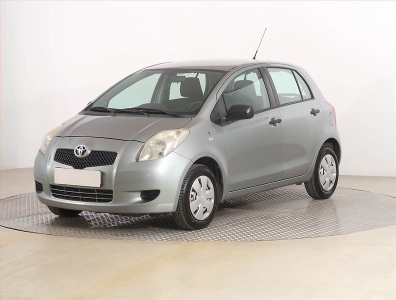 Toyota Yaris (2008) 1.0 VVT-i - fotka 2 z 14