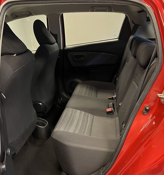 Toyota Yaris VVT-i Active - fotka 9 z 15