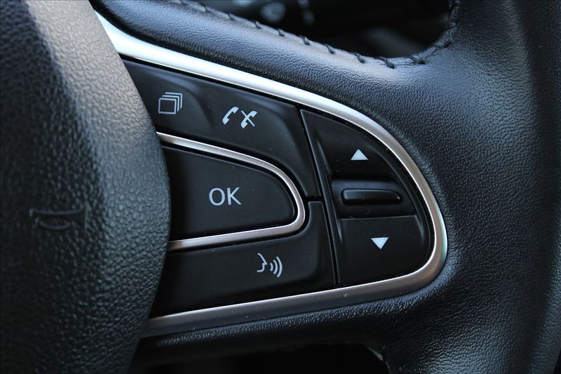Renault Mégane 1,3 TCe  NOVÉ V ČR,1.MAJITEL - fotka 20 z 29