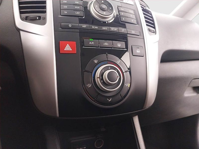 Kia Venga (2010) 1.4 CVVT, LPG, Serv.kniha - fotka 13 z 14