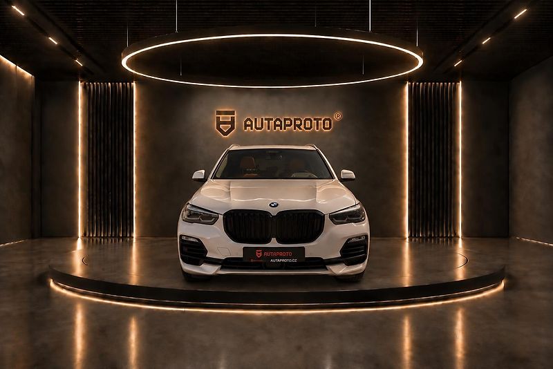 BMW X5 xDrive40i-Mpaket-HEAD-ACC-PANO - fotka 2 z 12