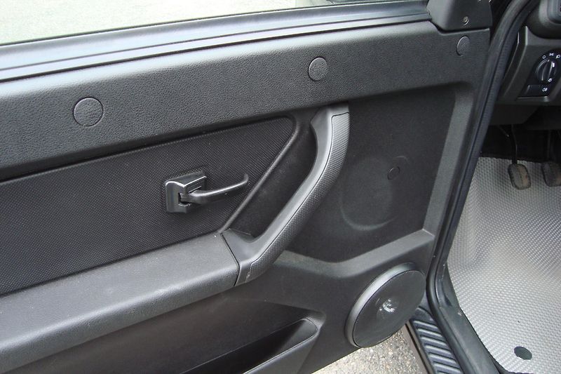 Lada Niva (2026) LEGEND, 1.7i,4x4,Nové,STK 8/28 - fotka 26 z 63