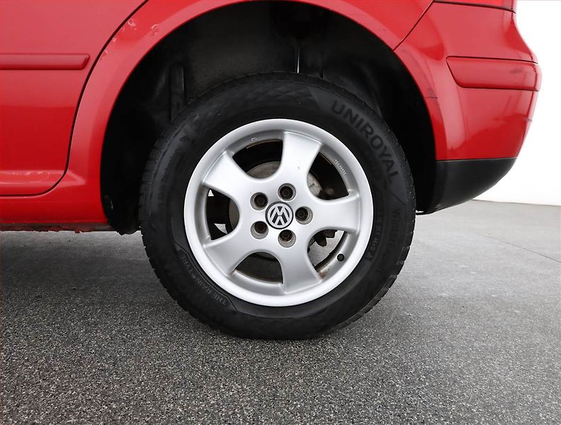 Volkswagen Golf (2002) Comfortline 1.4 16V, po STK - fotka 16 z 16