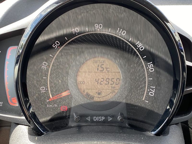 Toyota Aygo 1.0i, ČR, X-play Style, záruka - fotka 12 z 16