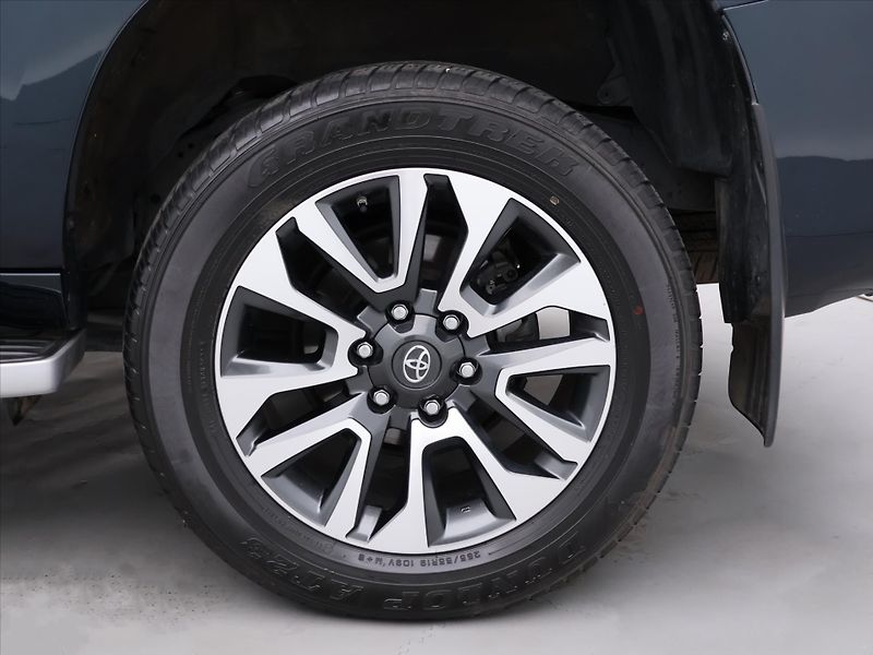 Toyota Land Cruiser 2,8 D-4D 150KW CZ 1.MAJ 4X4 - fotka 33 z 40