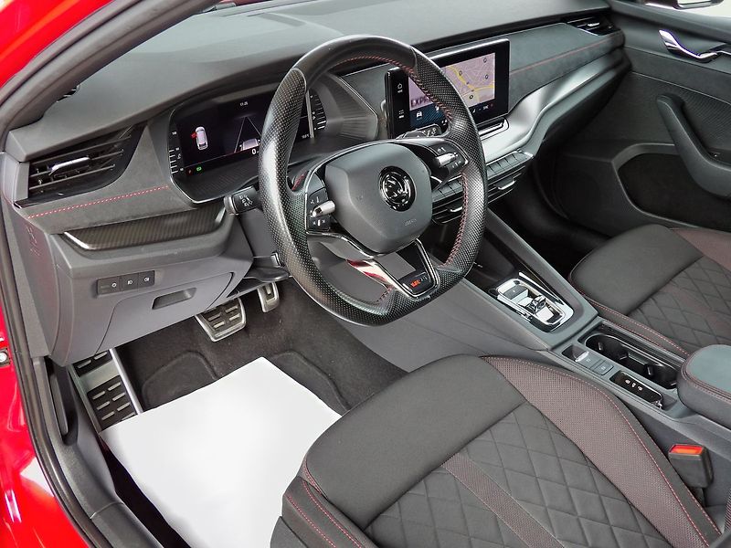 Škoda Octavia 2.0 TSI 180kW DSG RS ČR DPH - fotka 18 z 29
