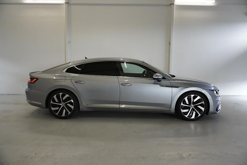 Volkswagen Arteon (2017) 2.0 TDI 140kW R-LINE  DSG 7 - fotka 5 z 38