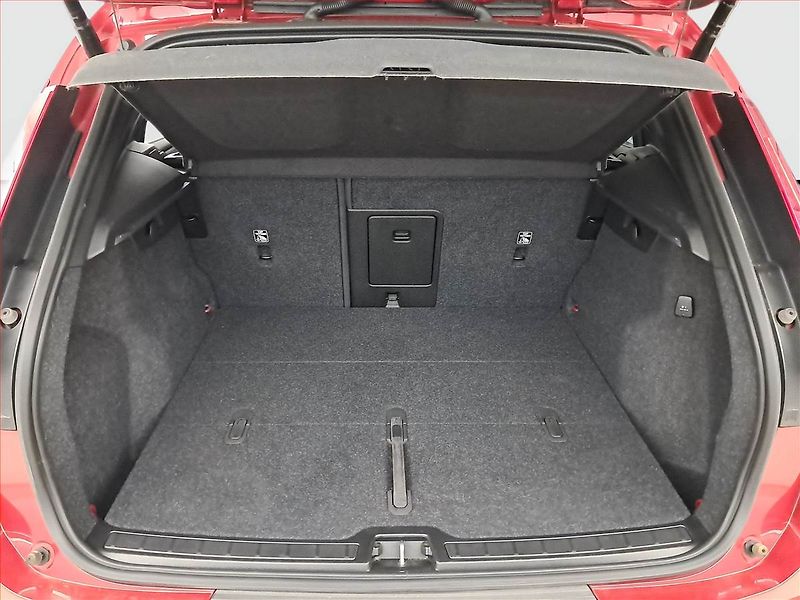 Volvo XC40 (2023) T2 - fotka 14 z 21