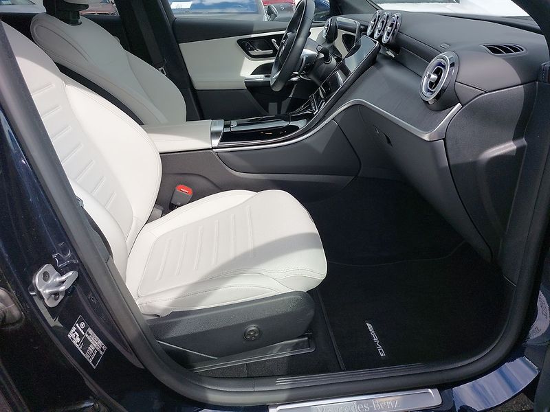Mercedes-Benz GLC 300de AMG 4Matic - fotka 10 z 26