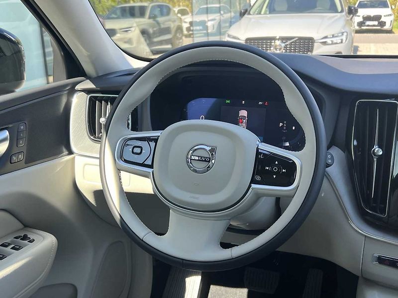 Volvo XC60 B5 AWD PLUS, ACC, LIGHT PAKET - fotka 18 z 22