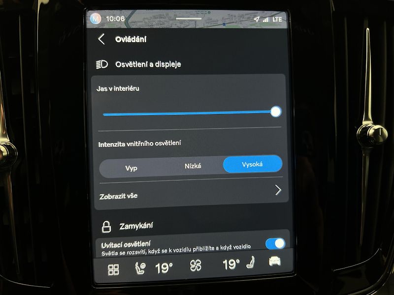 Volvo V90 T6 AWD RECHARGE CORE AUT  - fotka 38 z 47