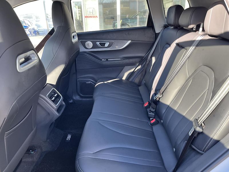 Chery Tiggo 7 (2026) 1,6 UNIQUE 4x4 Demo vůz - fotka 16 z 39
