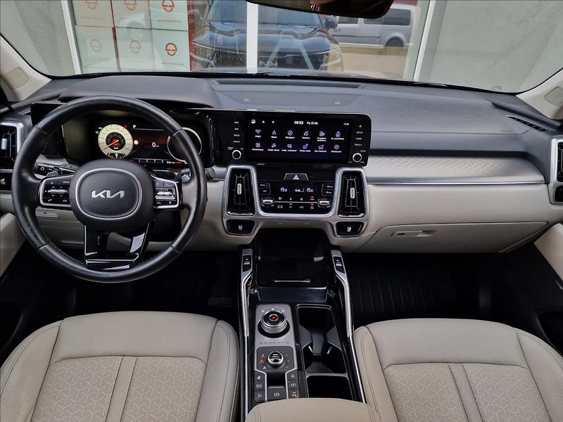 Kia Sorento 1.6T-GDi PHEV 4x4 Premium, ČR - fotka 24 z 50