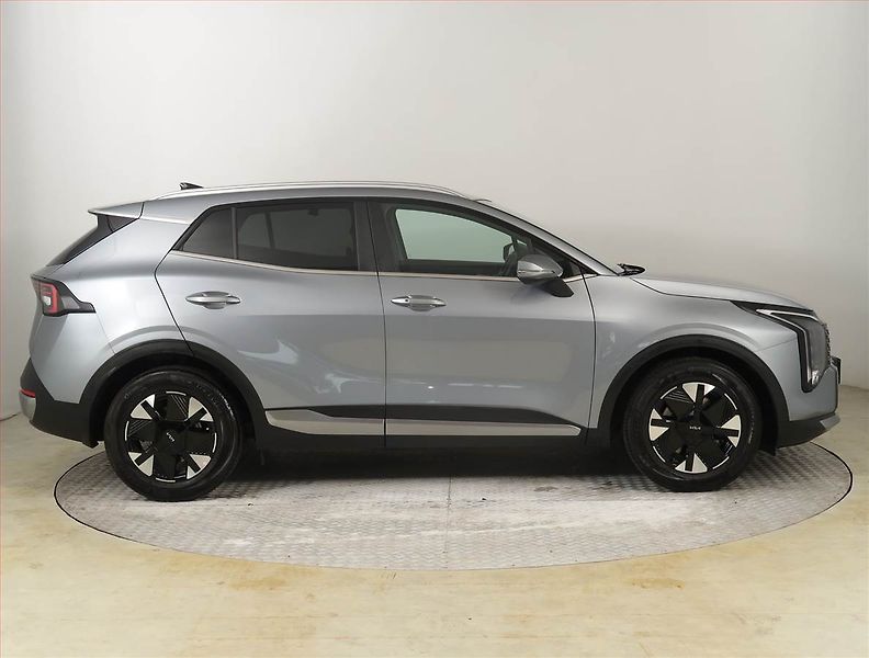 Kia Sportage (2025) 1.6 T-GDI - fotka 6 z 25