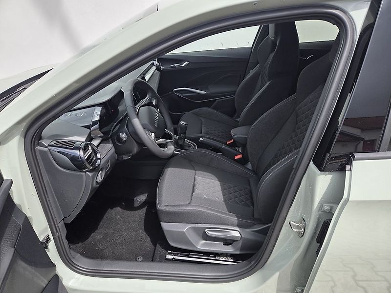 Škoda Fabia Dynamic 1,0TSI 85kW - fotka 7 z 15