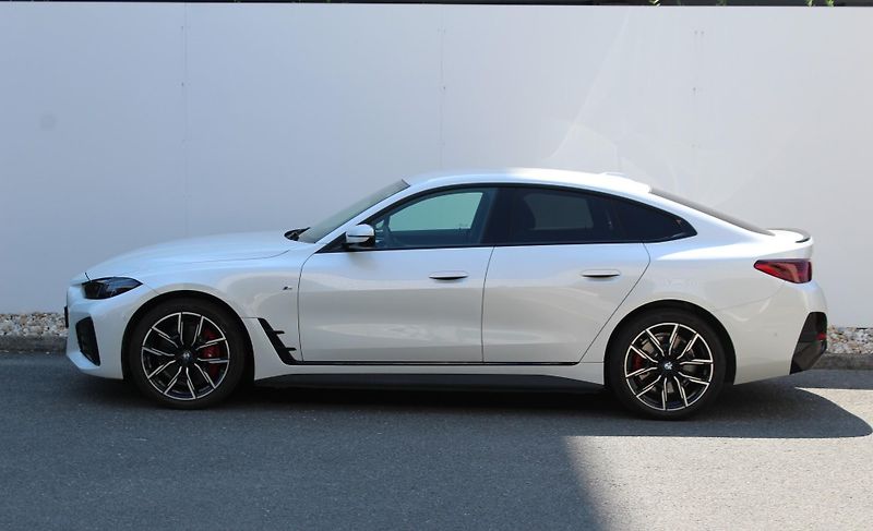 BMW i4 xDrive40 Gran Coupe - fotka 9 z 23