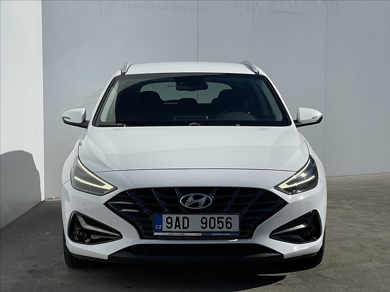 Hyundai i30 1,5 T-GDI Combi Family Smart - fotka 21 z 22