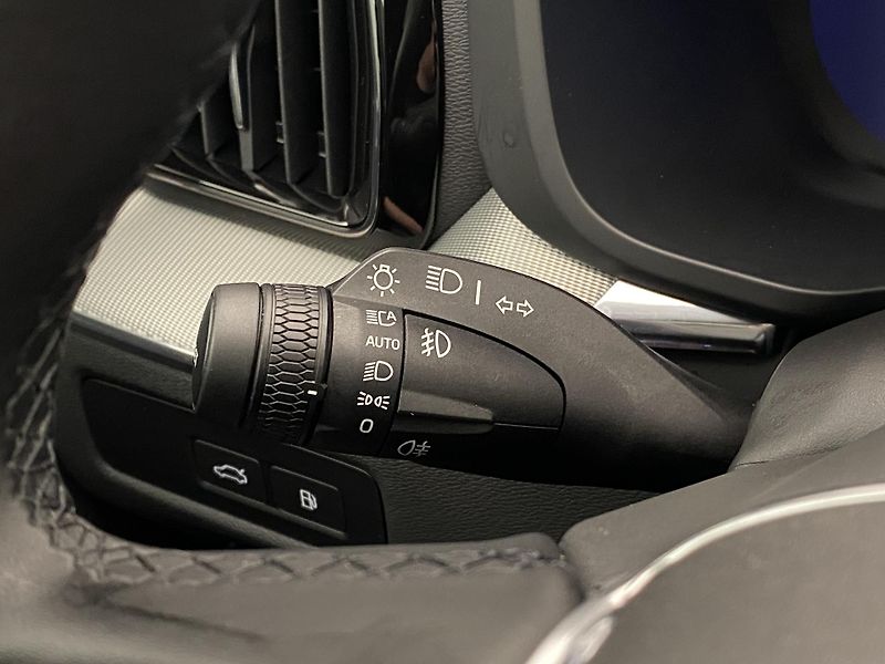 Volvo XC60 T6 AWD RECHARGE DARK PLUS AUT - fotka 22 z 63