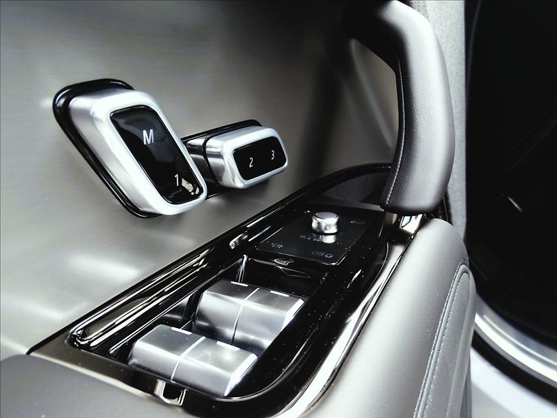 Land Rover Range Rover Sport (2026) 3,0 D300 DYNAMIC SE - fotka 14 z 38