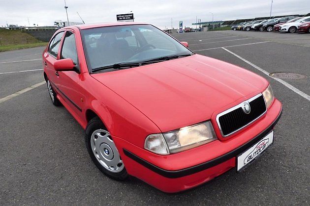 Škoda Octavia I. ve verzi sedan., zdroj: Foto: se svolením Autocar Tichý