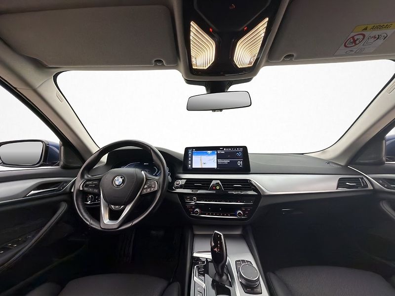 BMW Řada 5 530e Harman Kardon 360 Kůže - fotka 18 z 35