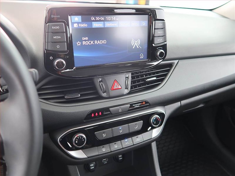 Hyundai i30 (2023) Komfort 1.0 T-GDI, ČR,1.maj - fotka 12 z 19